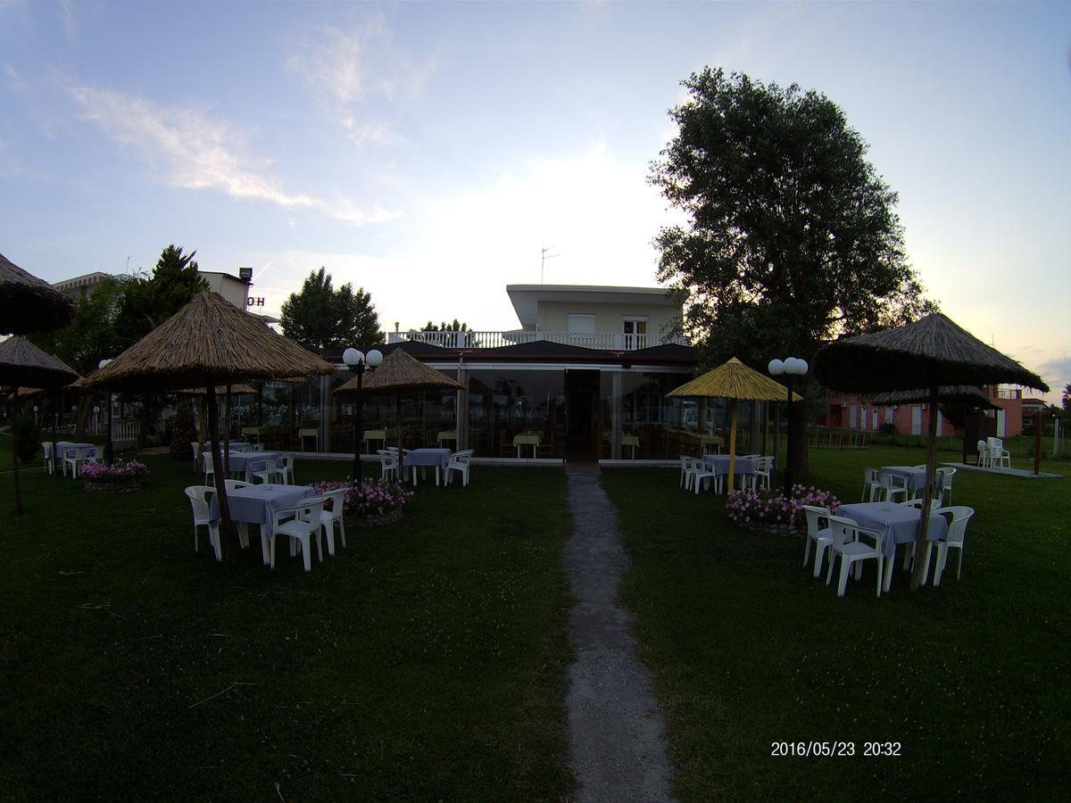 Hotel Akrogiali Korinos Exterior photo